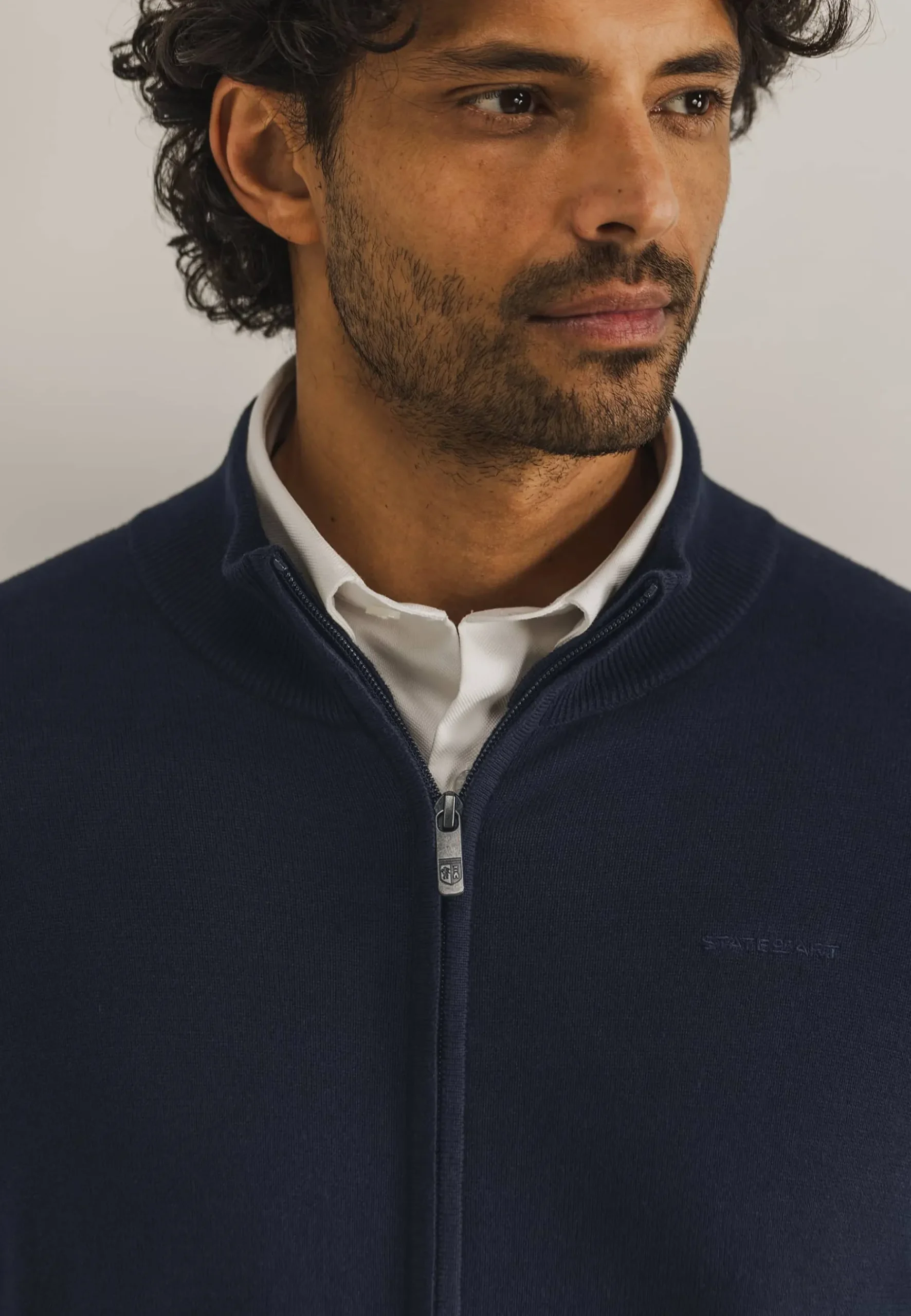 Sale ESSENTIALS fijngebreid vest Vesten