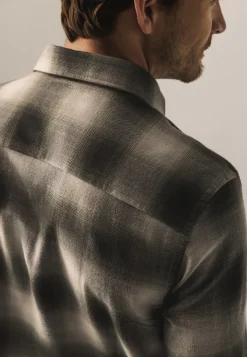 Geruit overhemd met visgraatmotief Overhemden