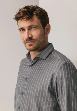 New Gestreept overhemd van twillstof Overhemden