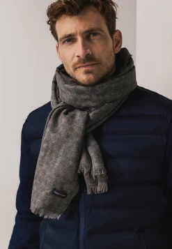 Outlet Sjaal met all-over print en franjes Sjaals